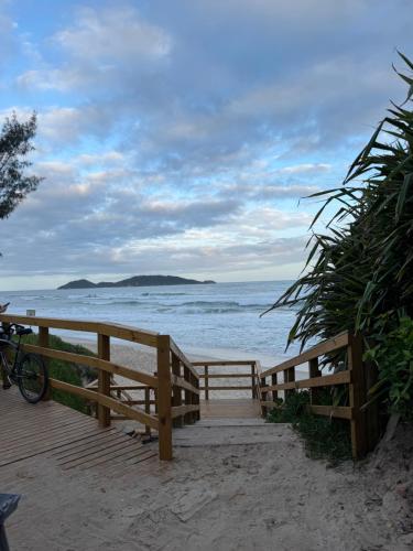 Loft 3- 300m da Praia do Campeche in มอร์โร ดาสเปดราส