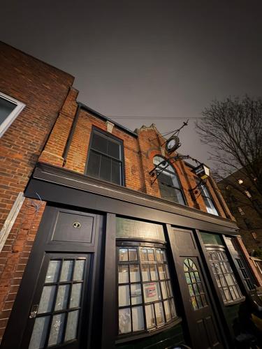 Grove Inn - London