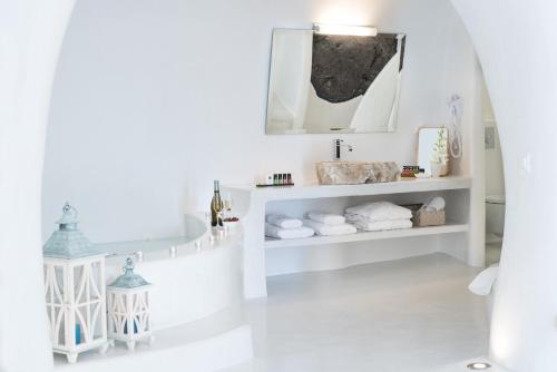 Maregio Suites, Oia (photo 9)