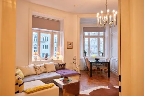 Slow Living I Schönbrunn und Park nähe I Penzing Bahnhof in Wien, Österreich
