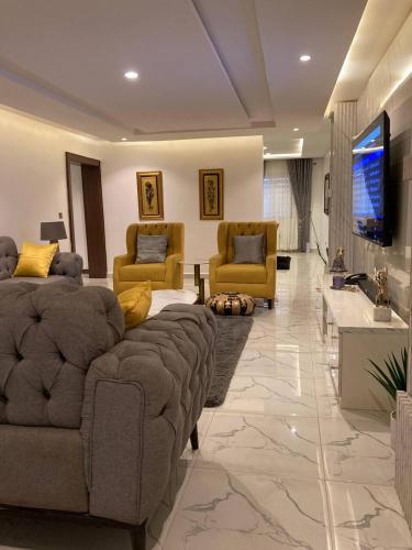 OD Cribs Luxury Apartment and On demand Car Service - image 3
