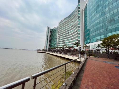 Gallery Suite en Riverfront Puerto Santa Ana - image 3