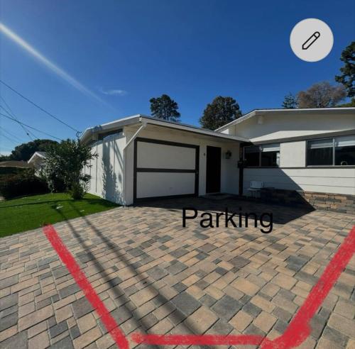 Comfortable 2Bed in Duplex with private Sunroom in Clairemont Mesa East