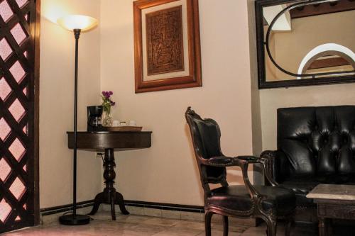 Master Suite image 10