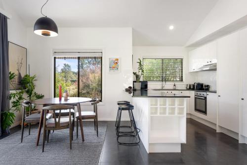 Mike's - A Luxurious Cabin Surrounded By Nature in Kangaroo Valley