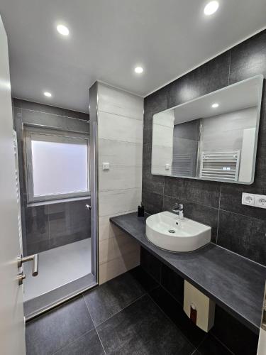 Übernachtung an der A2 - image 6