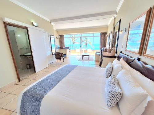 ชายหาด, Salt Rock Hotel and Beach Resort in บัลลิโต