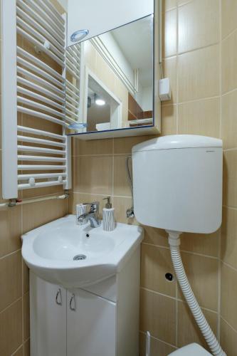 M&M Downtown Apartment - main image