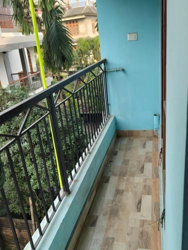 Tales of Guwahati 202 - Independent 1BHK- AC extra 200 - image 2