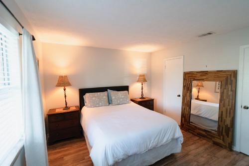 Beautiful home close to the Beach and Mayo Clinic Beautiful home close to the Beach and Mayo Clinic