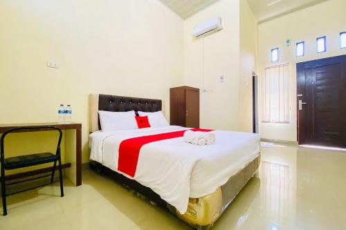 RedDoorz at Shine Guest House Tebing Tinggi