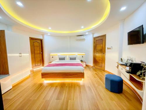 room detail thumbnail 0