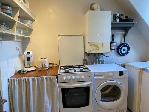 Kitchen, T2 Cosy et Confortable au coeur d'Aubusson in Aubusson