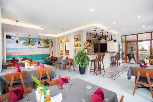 Ресторан, Cambana La Rivière Hotel in Баттамбанг