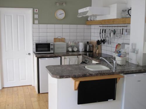 外部景觀, Garden Cottage in 聖賈斯特