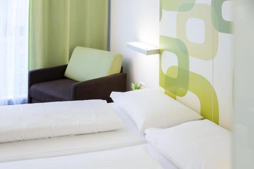 1 queen bed