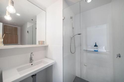The Grove - Convenient Riverside Living - image 5