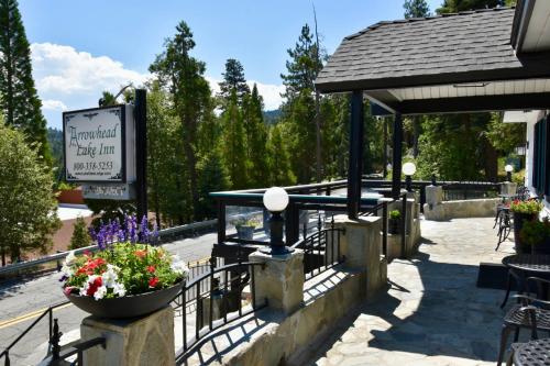 Arrowhead Lake Inn, Lake Arrowhead