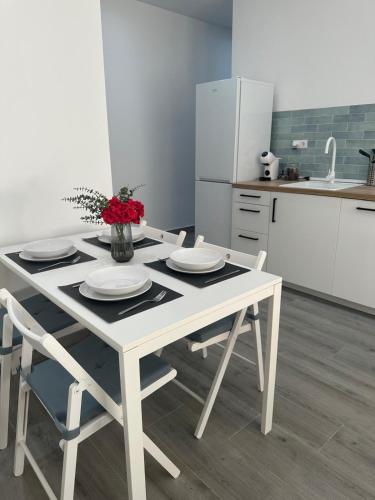 2 bedrooms, 4 beds
