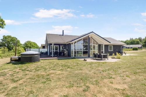  Family-Friendly Holiday Home W, Hot Tub And Sauna in Skals