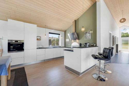  Family-Friendly Holiday Home W, Hot Tub And Sauna in Skals