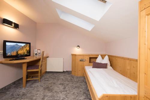 1 twin bed