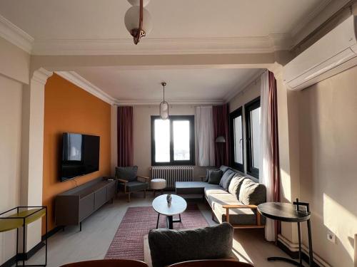 Astounding Sea View Apartment in Karaköy 4BR 2BA - image 13