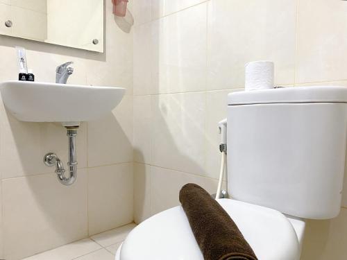 Modern Studio No Kitchen at Elvis Tower Apartment By Travelio, Cikarang