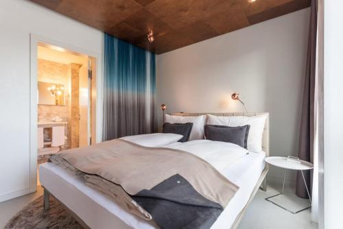 EMA House Hotel Suites - image 3