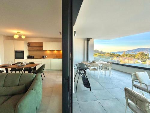 陽台/露台, Appartement vue mer Royal Palm Porticcio in 波爾蒂喬