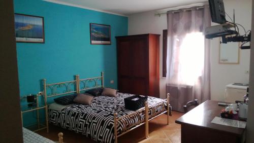 1 king bed, 1 double bed