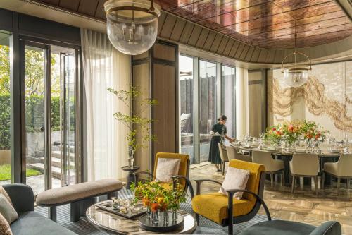 restavracija, Four Seasons Hotel Hangzhou at Hangzhou Centre in okrožje trga Wulin