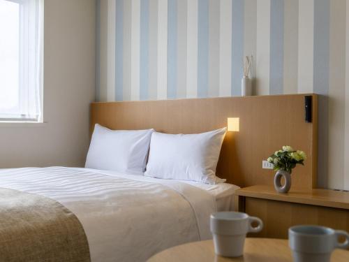 Superior Double Room - Non-Smoking image 8