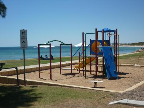 สนามเด็กเล่น, Leander Reef Holiday Park in พอร์ตเดนิสัน