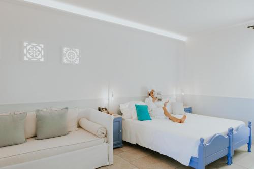 1 queen bed, 1 sofa bed