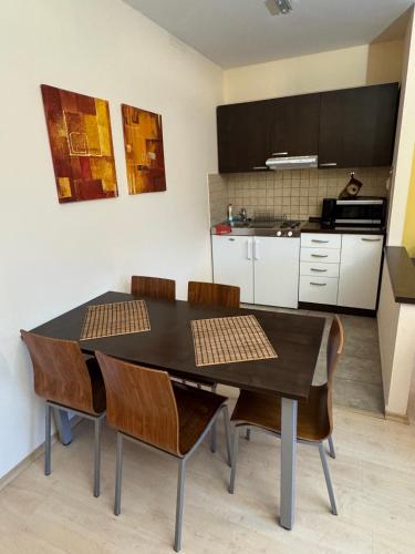 Konyha, Apartman Paradise in Besenyőfalu