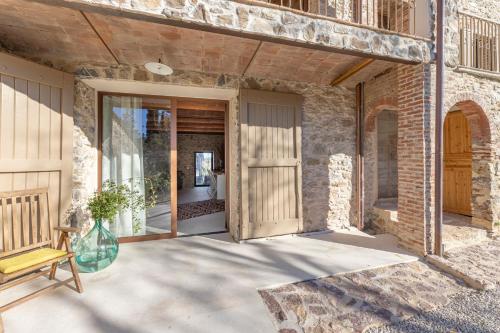 Two-Bedroom Deluxe Apartment with Garden View