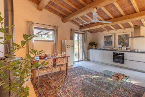 Deluxe One-Bedroom Apartment with Garden View