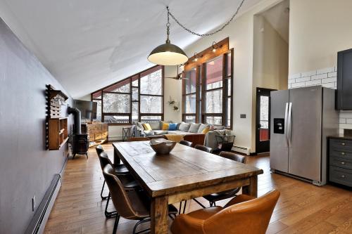 Whitetail Chalet home - image 10