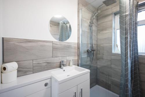 Fürdőszoba, Suffolk Square in Észak-Sudbury