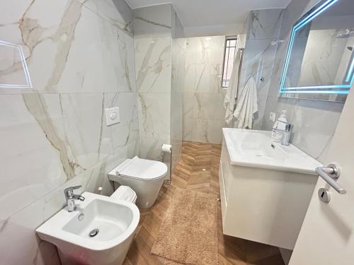 Spacious Fancy Apartment, Tirana (photo 8)