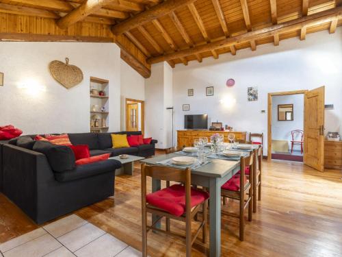  Apartment Isola di Madesimo Apartments-3 by Interhome in Isola