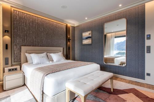 Deluxe Double Room with Terrace