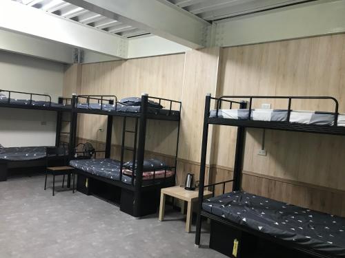 1 twin bed