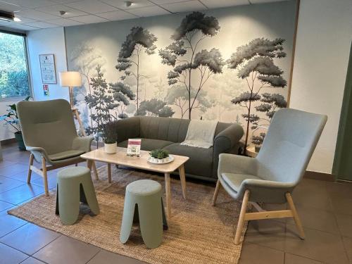 Kyriad Martigues Ecopolis - image 8