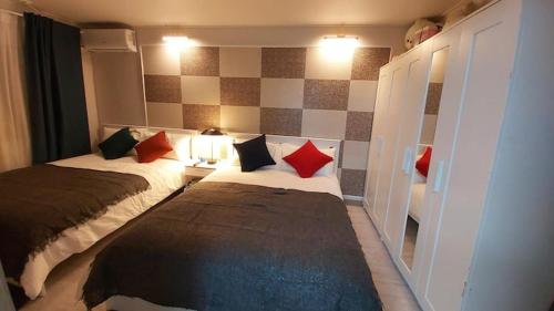 弘大2号地铁复式露台民宿 弘益大学民宿 弘大核心区民宿首尔民宿 首爾民宿 弘大入口 Party house with big terrace