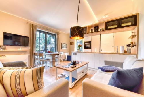 Ferienhaus Traumblick Ostsee 28 Feriendorf Klein Stresow Rügen by ruyastay in Putbus, Deutschland