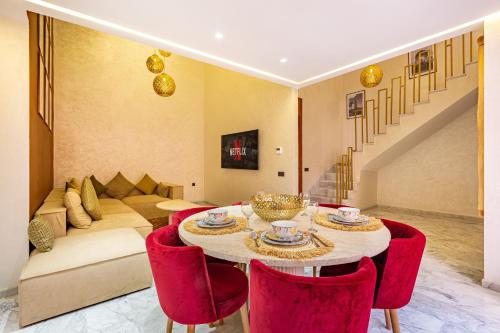 Duplex Luxury and Comfort in Heart of Gueliz - image 4