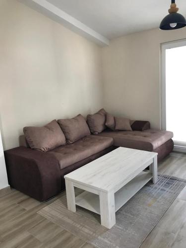 Apartman u sklopu kuce sa odvojenim ulazom! in บเยลิซี