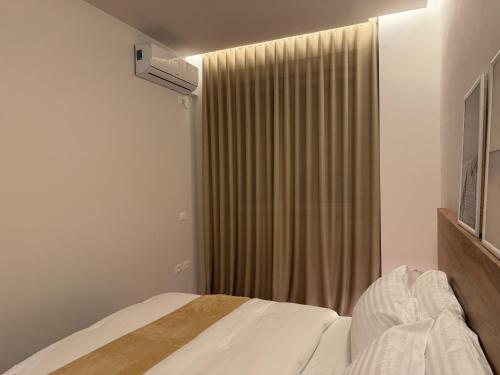 Refined city stay, Tirana (fotografie 7)